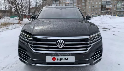 Volkswagen в бронепленке и заводском окрасе продают за 6,2 млн рублей в Барнауле
